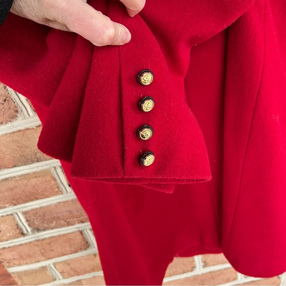 Red tailored vintage wool peacoat with matching scarf. Aprox size Medium - Picture 8 of 11